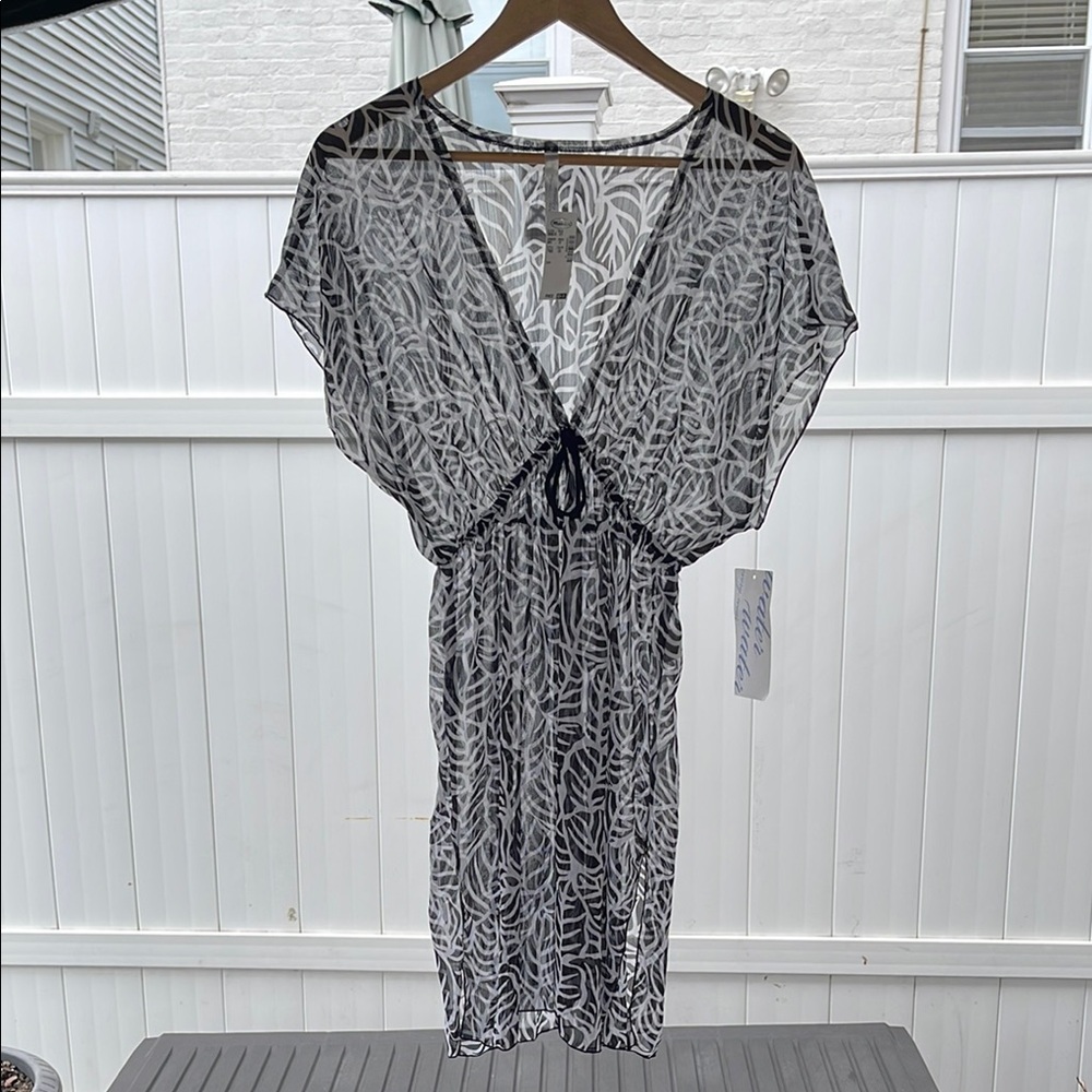 Mandee - Sheer Black and White Leaf Print Cover-Up XL